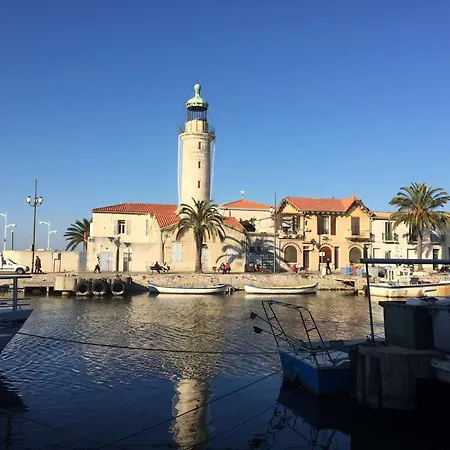 La Croisiere - Croisiere A Port Camargue Mae-5431